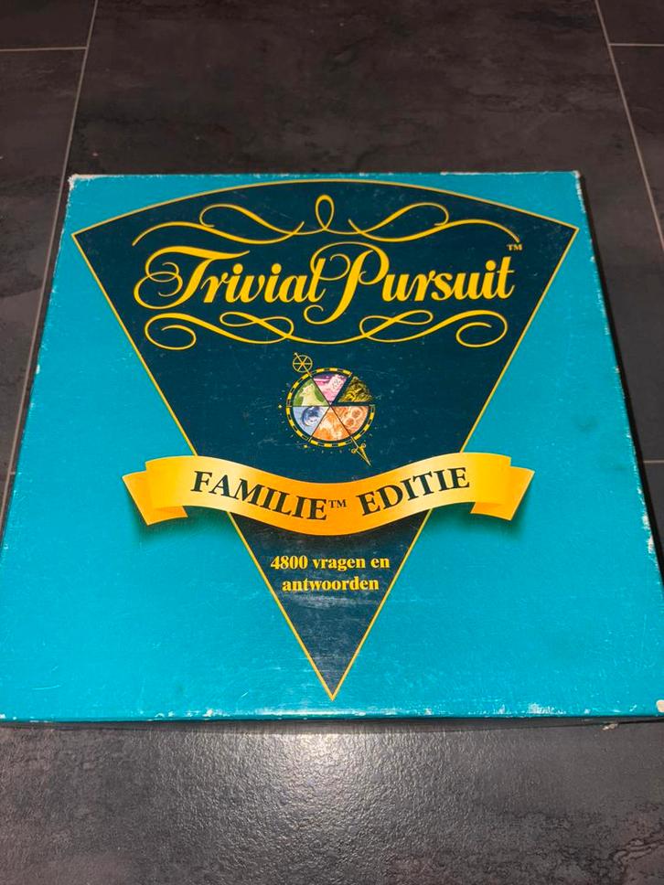 Trivial Pursuit Spel, Hobby en Vrije tijd, Gezelschapsspellen | Bordspellen, Gebruikt, Drie of vier spelers, Ophalen of Verzenden