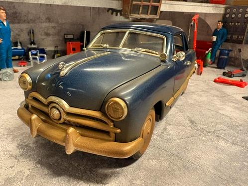 1:18 Ford 1949 mooi verweerd model zonder doos, Hobby en Vrije tijd, Modelauto's | 1:18, Gebruikt, Auto, Ophalen of Verzenden