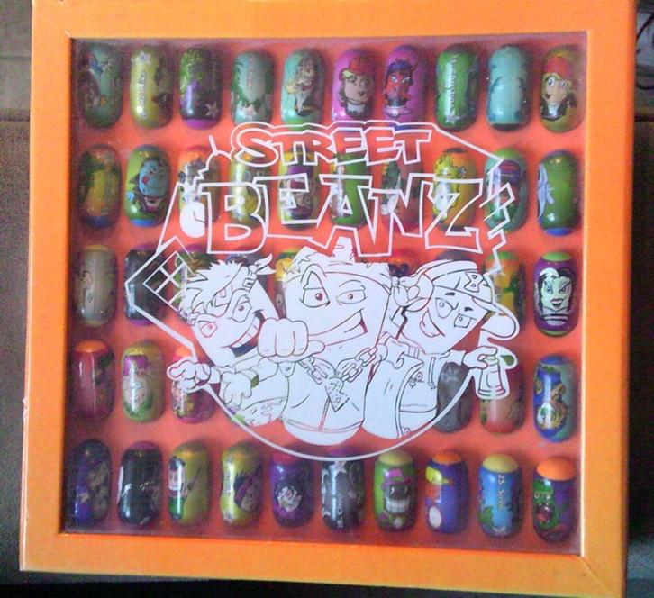 STREET BEANZ PLUS spaaraktie compleet met doos, Verzamelen, Supermarktacties, Plus, Ophalen of Verzenden
