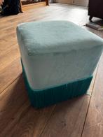 Blauwgroene poef met franjes, Minder dan 50 cm, Vierkant, Ophalen of Verzenden, Zo goed als nieuw