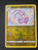 Pokémon kaart - Fusion Strike - Sliggoo 196/264 reverse, Ophalen of Verzenden, Nieuw, Losse kaart, Foil