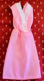 1980’s roze Barbie jurkje, in mooie conditie, Mattel, Ophalen of Verzenden, Zo goed als nieuw, Kleertjes