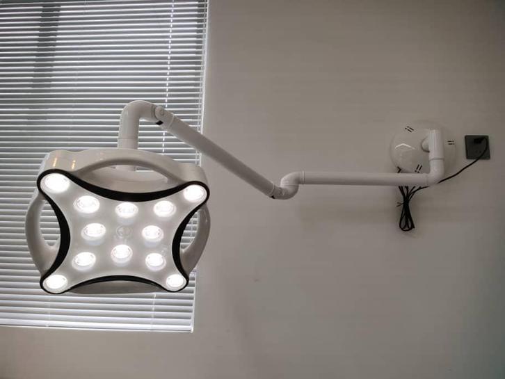 Onderzoekslamp LED nieuw wandbevestiging, Diversen, Braces, Nieuw, Ophalen of Verzenden