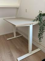 Mooi Ikea Skarsta sta-/zit bureau beige/wit 70x120, Huis en Inrichting, Bureaus, In hoogte verstelbaar, Zo goed als nieuw, Ophalen