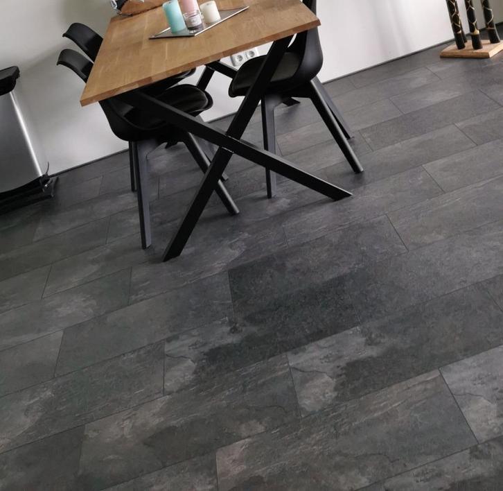 Tegel laminaat Antraciet (75 m2), Huis en Inrichting, Stoffering | Vloerbedekking, Zo goed als nieuw, Laminaat, 50 tot 75 m², Ophalen