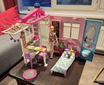 Barbie huis gemeubileerd met accessoires, Ophalen of Verzenden, Zo goed als nieuw, Barbie
