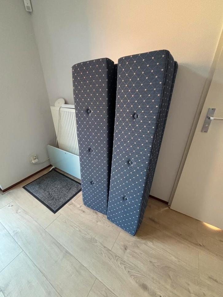 Originele kussen (niet gerookt) kip ecu-line 33 EK, Caravans en Kamperen, Caravan accessoires, Zo goed als nieuw, Ophalen