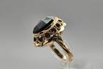 Gouden Vintage ring met edelsteen granaat. 2024/160, Antiek en Kunst, Antiek | Goud en Zilver, Ophalen of Verzenden