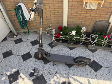 Segway Ninebot Elektrische Step – met oplader beschikbaar voor biedingen