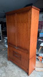 Degelijke kast antiek, Ophalen