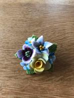 Porseleinen broche, heel mooi, Ophalen of Verzenden, Zo goed als nieuw, 4 tot 7 cm, Overige materialen