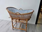 Vintage babywiegje wiegje rotan/rohe
met los onderstel, Kinderen en Baby's, Babywiegjes en Ledikanten, Ophalen, Zo goed als nieuw