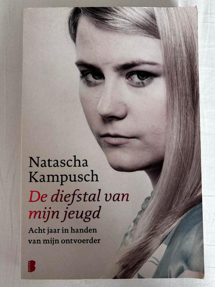 De diefstal van mijn jeugd - Natascha Kampusch, Boeken, Biografieën, Gelezen, Overige, Ophalen of Verzenden