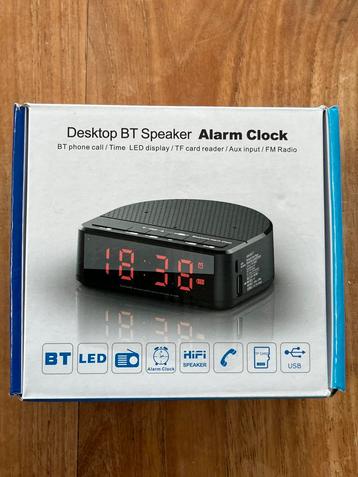 Te koop: Bluetooth speaker met alarm klok en radio