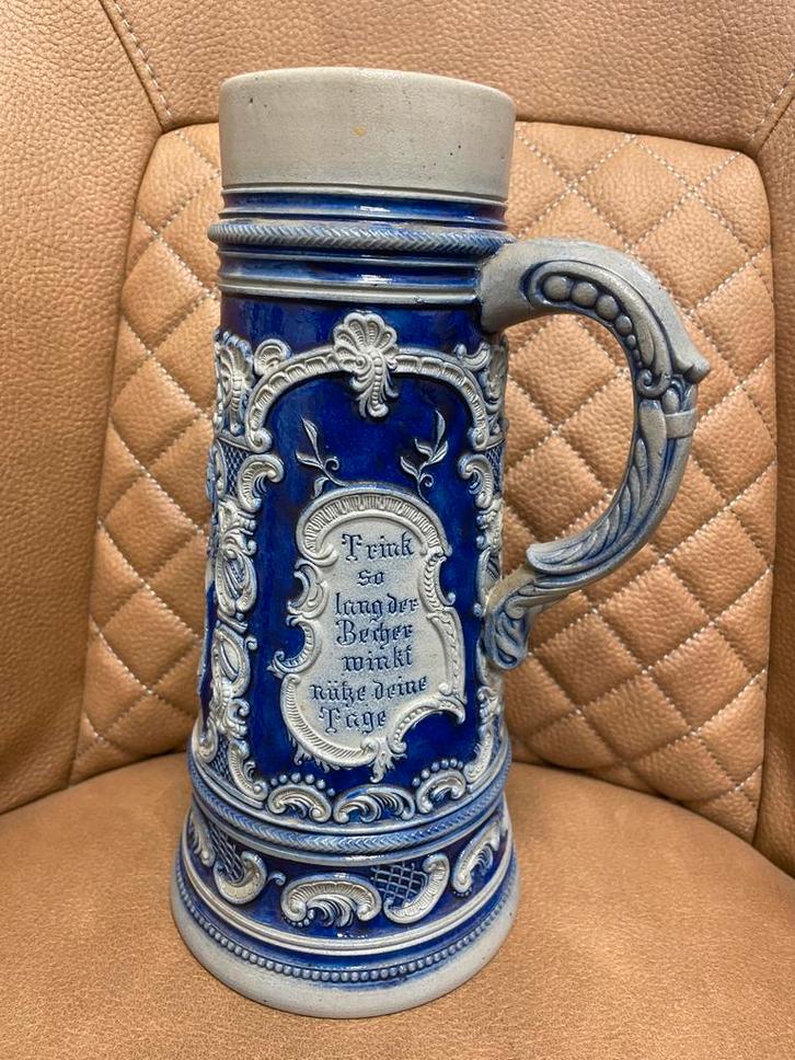 Antieke Bierpul met Reliëf, Antiek en Kunst, Antiek | Keramiek en Aardewerk, Ophalen of Verzenden