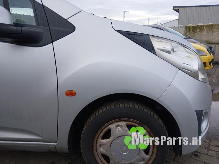 Scherm rechts-voor van een Chevrolet Spark (4AQ), Gebruikt, -, Ophalen of Verzenden, -