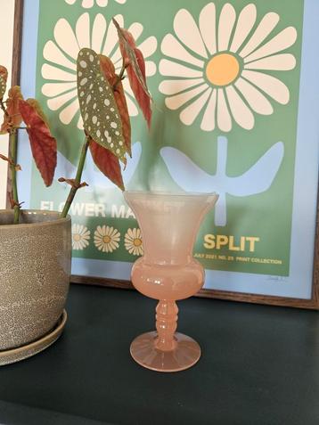 Vintage opaline vaasje vaas glas France 60's roze beschikbaar voor biedingen