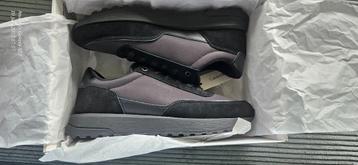 Zwarte herenschoenen/sneakers beschikbaar voor biedingen