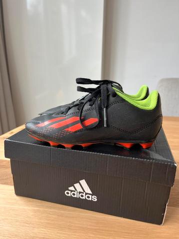 Voetbalschoenen Adidas maat 30 beschikbaar voor biedingen