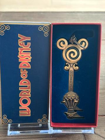 Disney limited world of disney key / sleutel beschikbaar voor biedingen