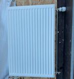 Radiator met onderblok en thermostaatkraan 90x60cm, Doe-het-zelf en Verbouw, Verwarming en Radiatoren, Ophalen, Radiator, Zo goed als nieuw
