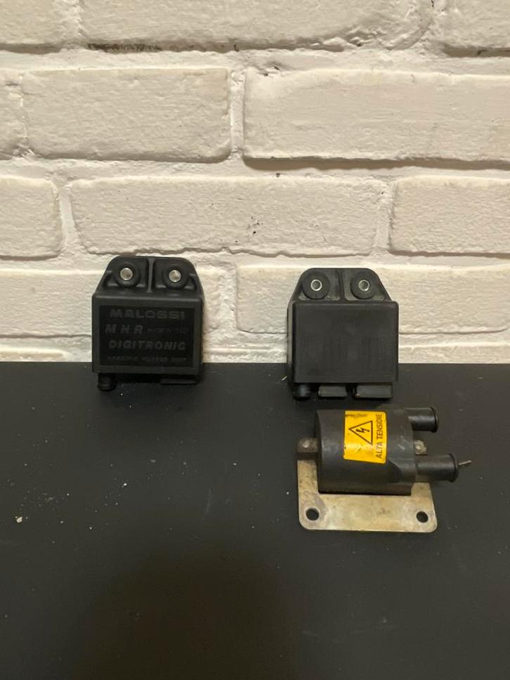 Piaggio gilera 125cc 180cc AC cdi unit bobine luchtgekoeld, Fietsen en Brommers, Brommeronderdelen | Algemeen, Zo goed als nieuw