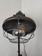 Staande design industriële vloerlamp, 150 tot 200 cm, Zo goed als nieuw, Ophalen