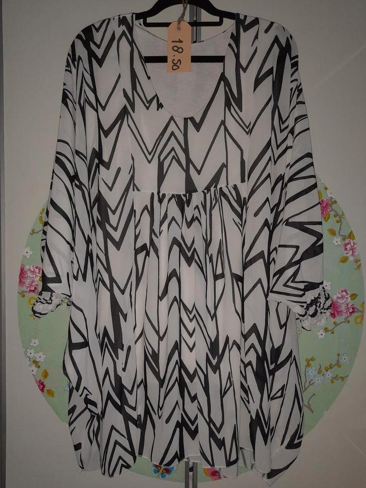 Zwart Witte Gevoerde Tuniek Blouse XL XXL, Kleding | Dames, Grote Maten, Gedragen, Blouse of Tuniek, Wit, Ophalen of Verzenden