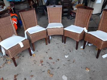 Rotan stoelen 5x beschikbaar voor biedingen