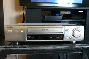 Philips Matchline S-VHS VR1500 beschikbaar voor biedingen