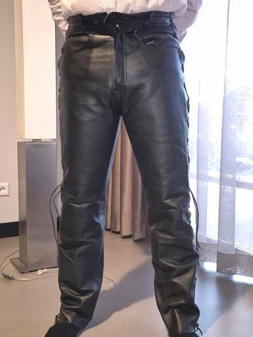Zo goed als nieuwe leren (motor) broek voor hem of haar beschikbaar voor biedingen