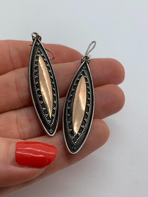 V499 Prachtige zilveren bicolor oorbellen, Sieraden, Tassen en Uiterlijk, Oorbellen, Hangers, Zilver, Overige kleuren, Ophalen of Verzenden