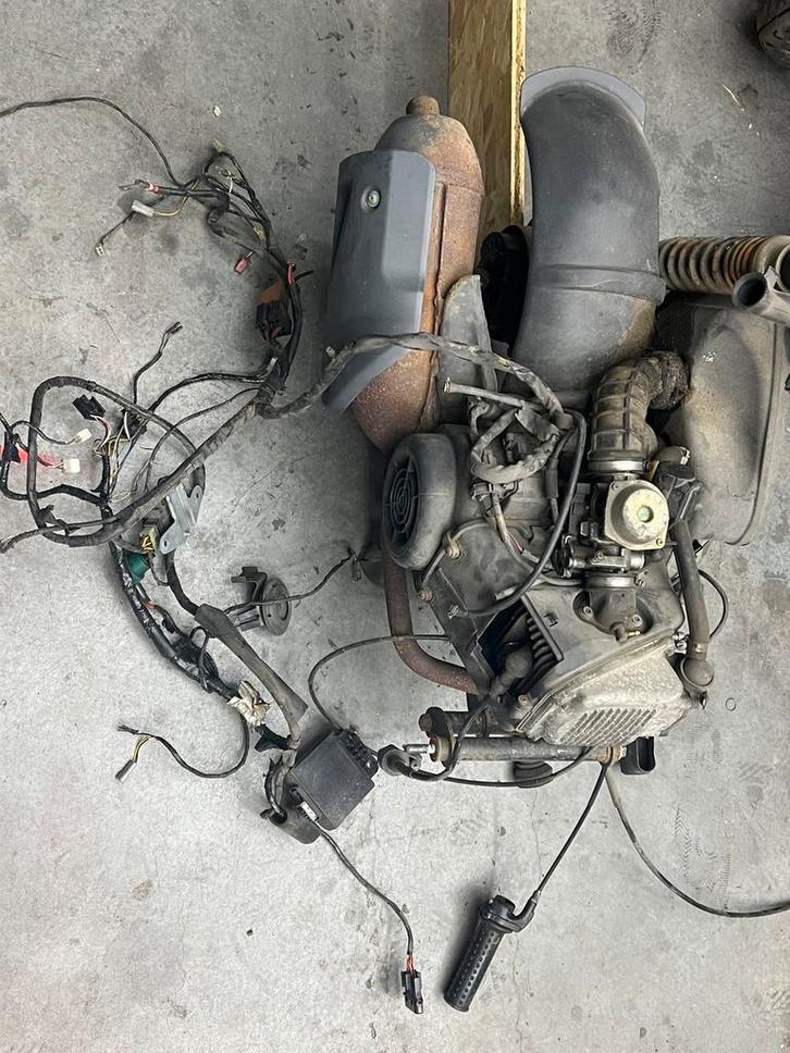 Piaggio zip 125 blok leader plug play, Fietsen en Brommers, Brommeronderdelen | Scooters, Zo goed als nieuw, Piaggio, Blok, Ophalen of Verzenden