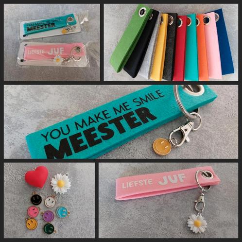 Vilten sleutelhanger met bedel, Verzamelen, Sleutelhangers, Nieuw, Ophalen of Verzenden