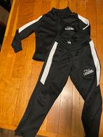 Trainingspak zwart merk Legend maat 122, Kinderen en Baby's, Ophalen of Verzenden, Zo goed als nieuw, Sport- of Zwemkleding