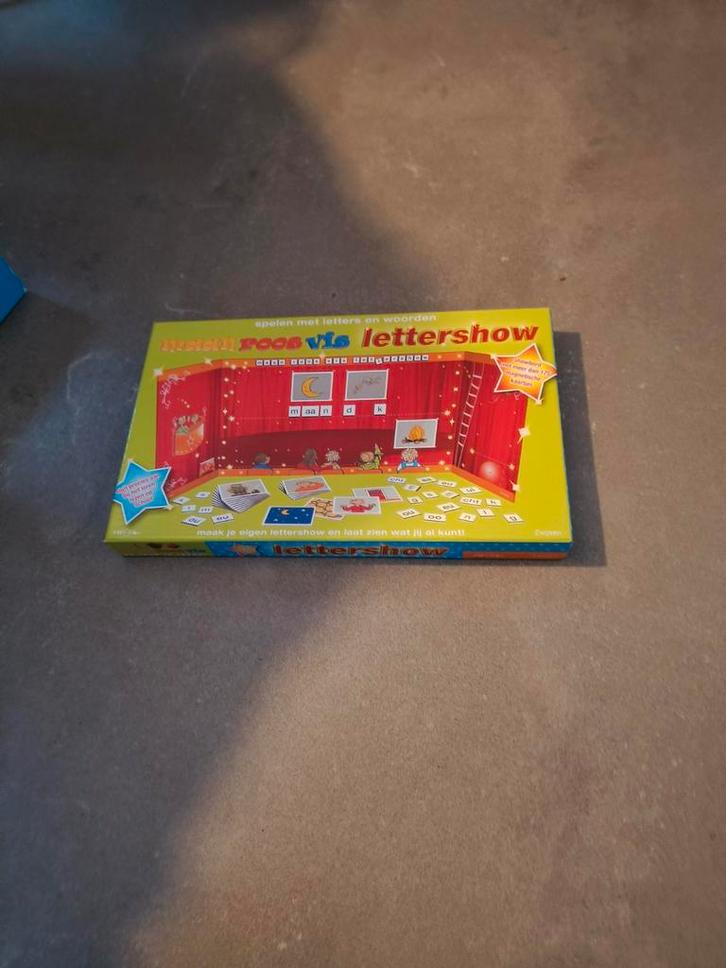 Het Maan Roos Vis Letter Show Spel, Hobby en Vrije tijd, Gezelschapsspellen | Bordspellen, Gebruikt, Een of twee spelers, Drie of vier spelers