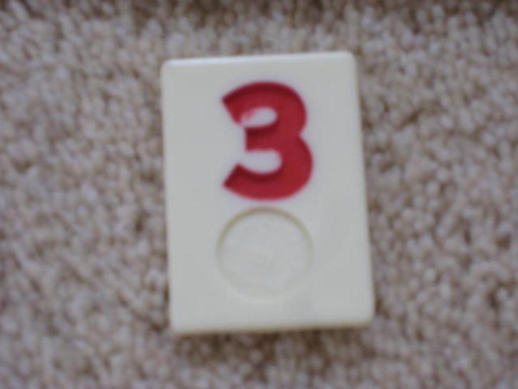 Gezocht Rummikub steen rode 3 van Pressmann, Hobby en Vrije tijd, Gezelschapsspellen | Bordspellen, Zo goed als nieuw, Ophalen of Verzenden