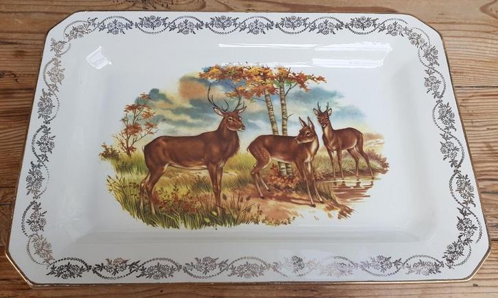 Oude Franse serveerschaal met herten, Sarreguemines, Digoin, Antiek en Kunst, Antiek | Servies los, Ophalen of Verzenden