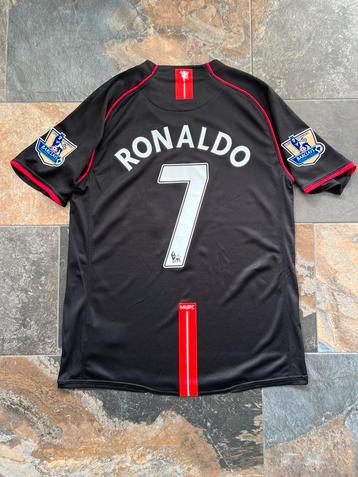 Manchester United Ronaldo beschikbaar voor biedingen