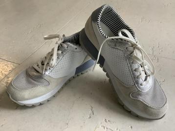 Mooie dames sneakers S. Oliver schoenen maat 39 wit grijs
