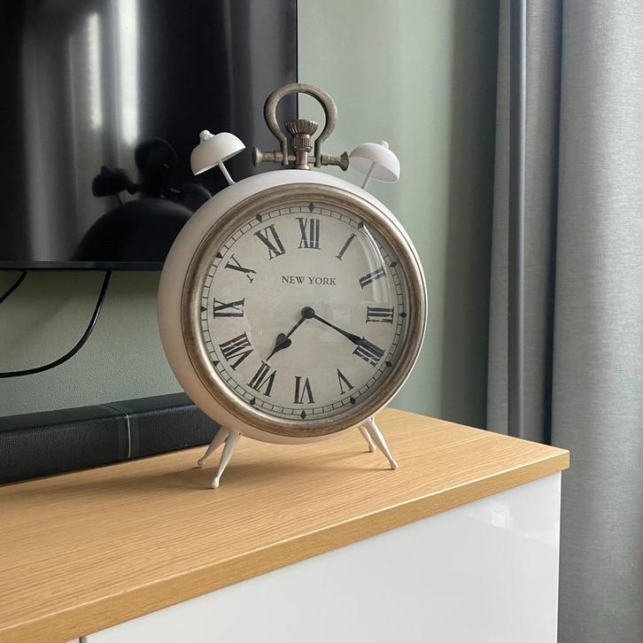 Landelijke tafelklok – New York stijl, Huis en Inrichting, Woonaccessoires | Klokken, Zo goed als nieuw, Wekker of Tafelklok, Analoog