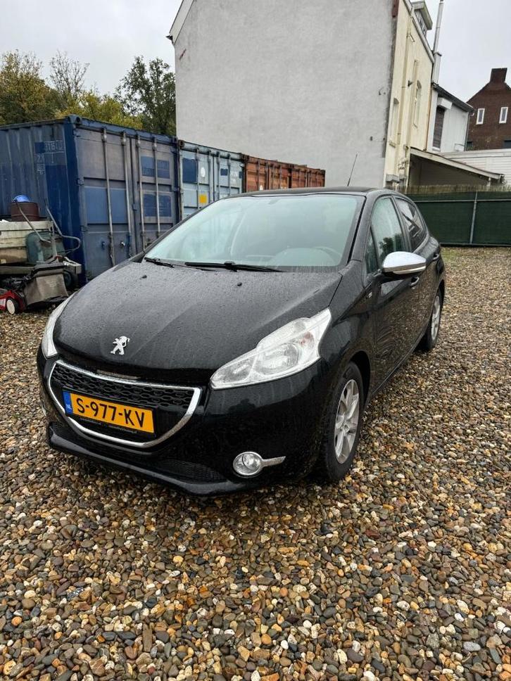 Peugeot 208 1.6 E-hdi 68KW/92PK 5-D 2015 Zwart, Auto's, Peugeot, Particulier, ABS, Airbags, Airconditioning, Alarm, Bluetooth