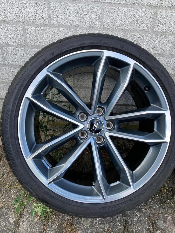 Audi cavo 19 inch a5 en s5 b9 8w modellen 8w0401025, Auto-onderdelen, Banden en Velgen, Velg(en), Zomerbanden, 19 inch, 235 mm