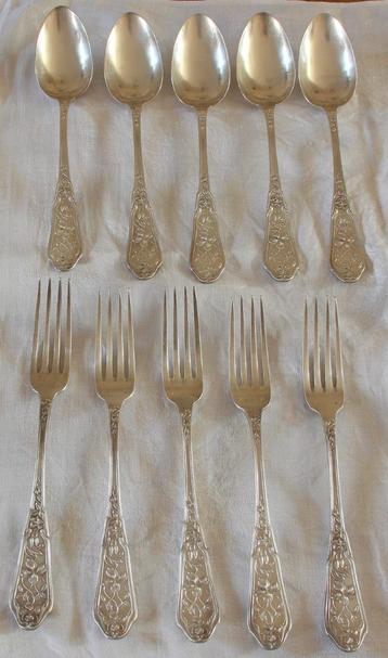 Oud verzilverd bestek 5 vorken en 5 lepels beschikbaar voor biedingen