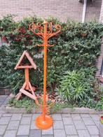 Oranje metalen kapstok, Ophalen, Gebruikt, Metaal, Staande kapstok