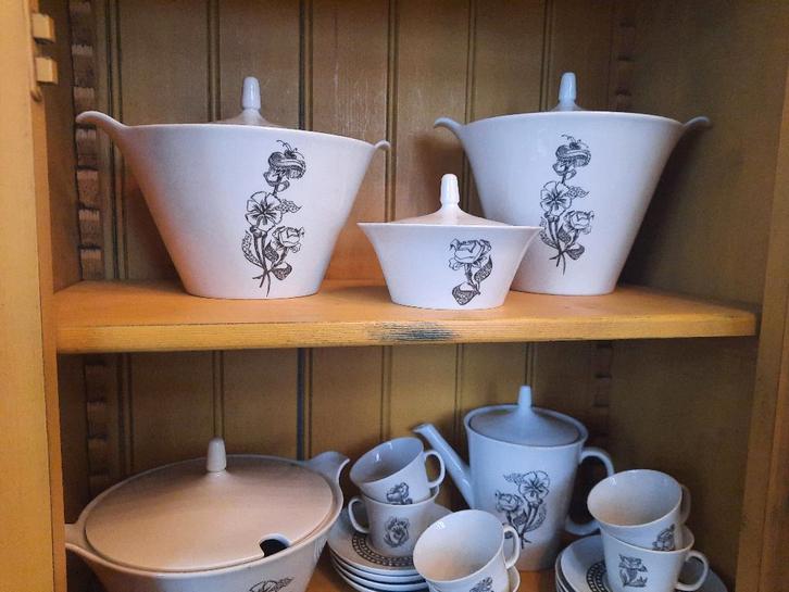 Zeldzaam 39-delig servies "Gracia" van Mosa Maastricht, Huis en Inrichting, Keuken | Servies, Gebruikt, Compleet servies, Overige stijlen