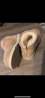 UGG classic ultra mini 39, Ophalen of Verzenden, Nieuw, Bruin