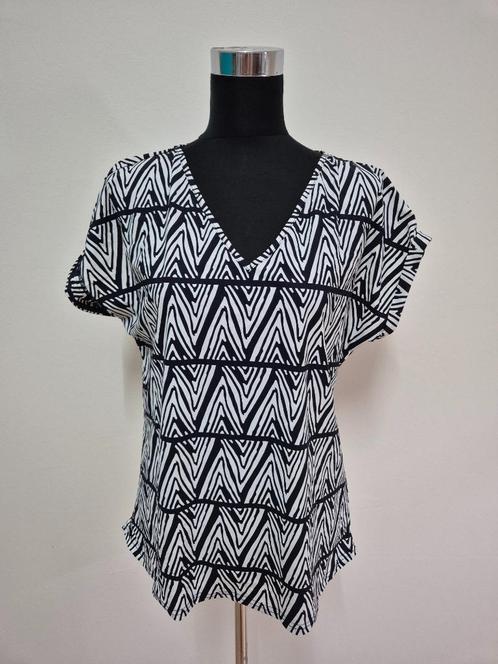 Top96 - Donkerblauw Elvira shirt maat M (1), Kleding | Dames, T-shirts, Zo goed als nieuw, Blauw, Korte mouw, Ophalen of Verzenden