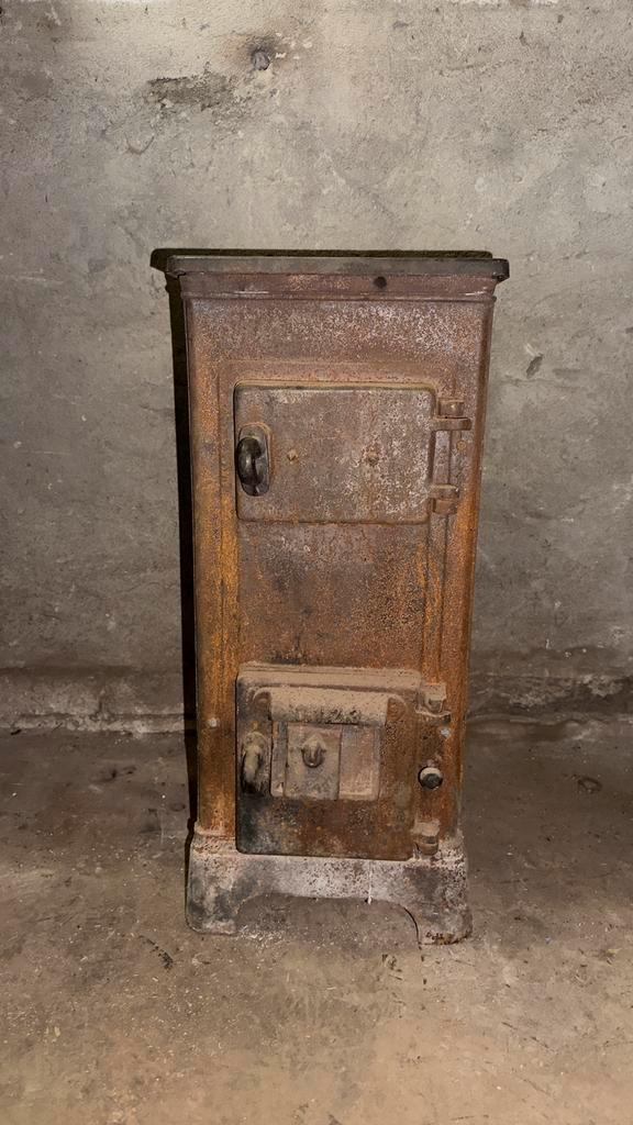 Antieke Gietijzeren Houtkachel, Huis en Inrichting, Kachels, Gebruikt, Vrijstaand, Houtkachel, Hout, Ophalen