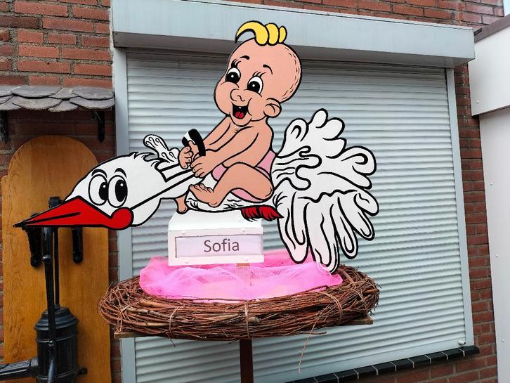 Geboortebord ooievaar met teugels op nest met baby., Kinderen en Baby's, Kraamcadeaus en Geboorteborden, Nieuw, Geboortebord, Ophalen